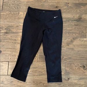 Nike Capri Leggings/Yoga Pants - Black - Size sm